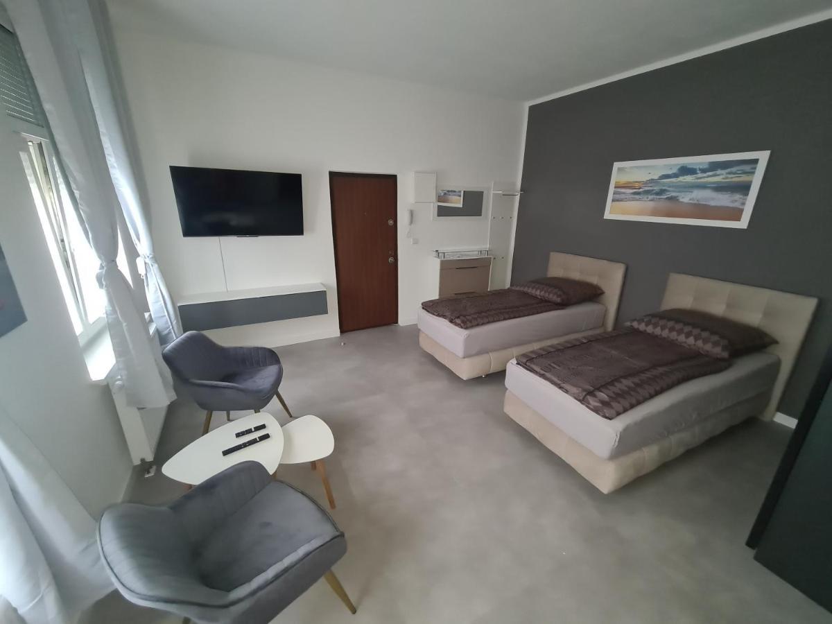 1 Apartment