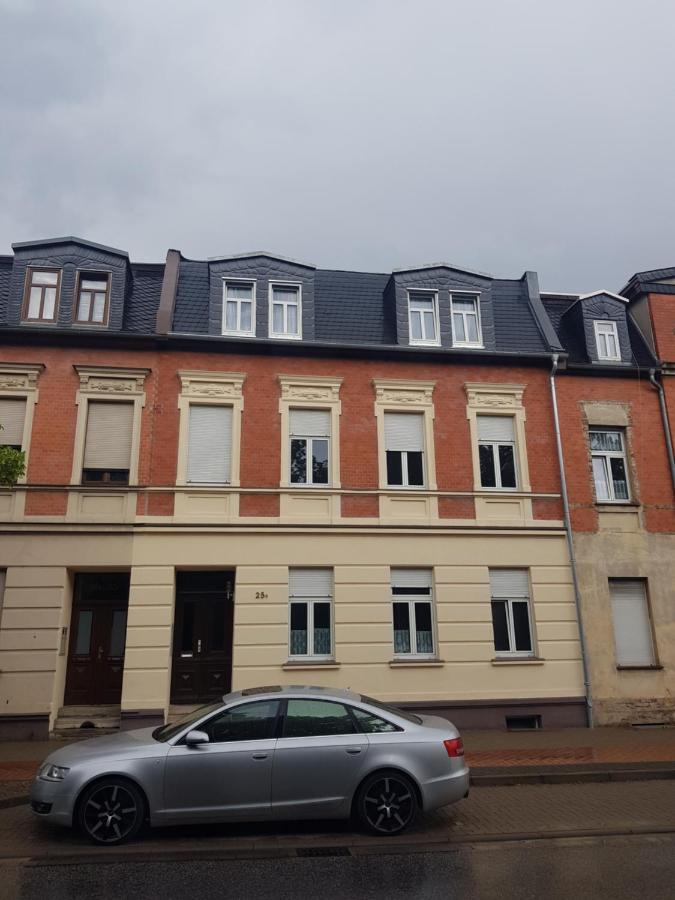 1 Apartment *